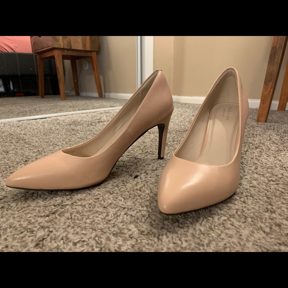 Classic Nude Cole Haan Pumps - excellent condition